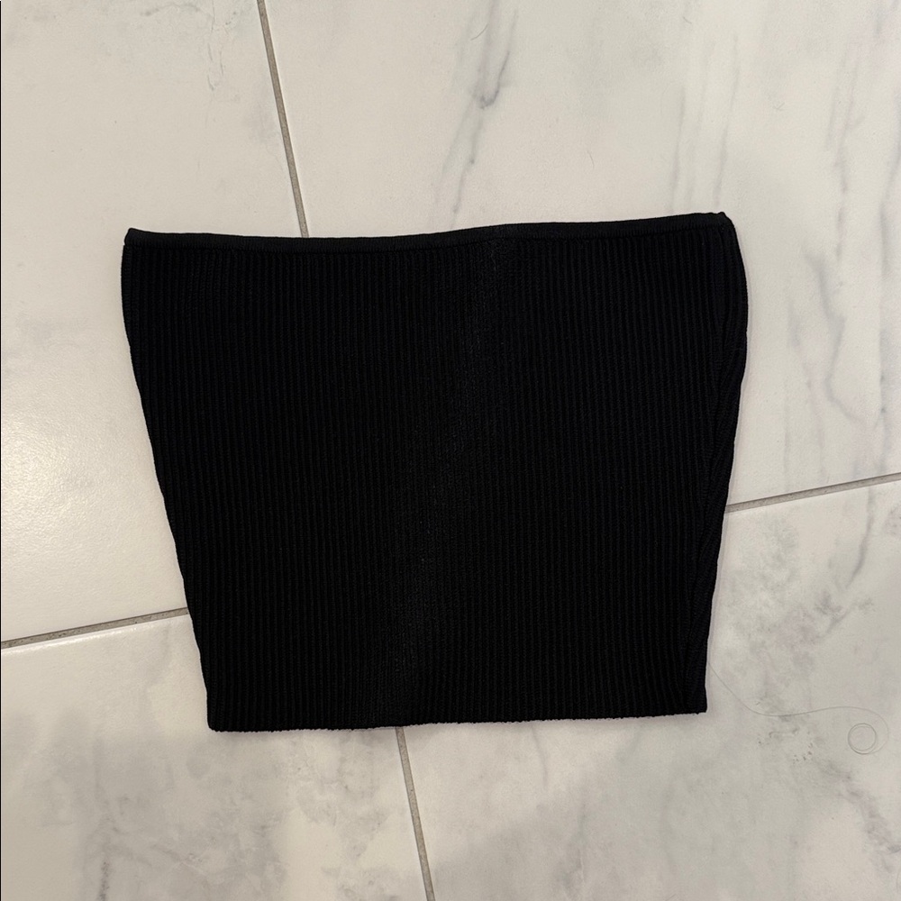 Babaton Black Ribbed Crop Top
